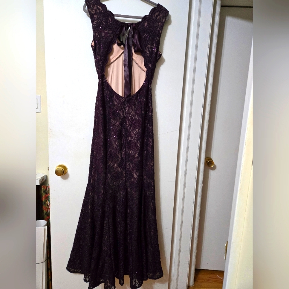SIZE 10 SPECIAL OCASSION DRESS - Picture 6 of 8